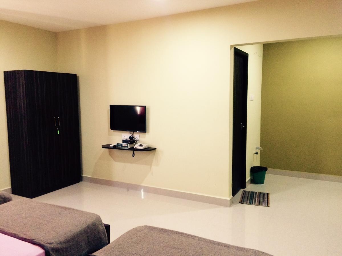 Chandran Hyline Madrás Exterior foto