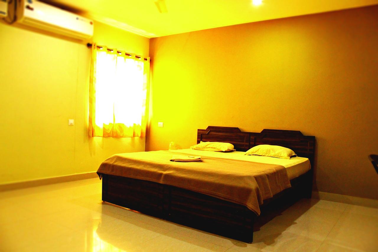 Chandran Hyline Madrás Exterior foto